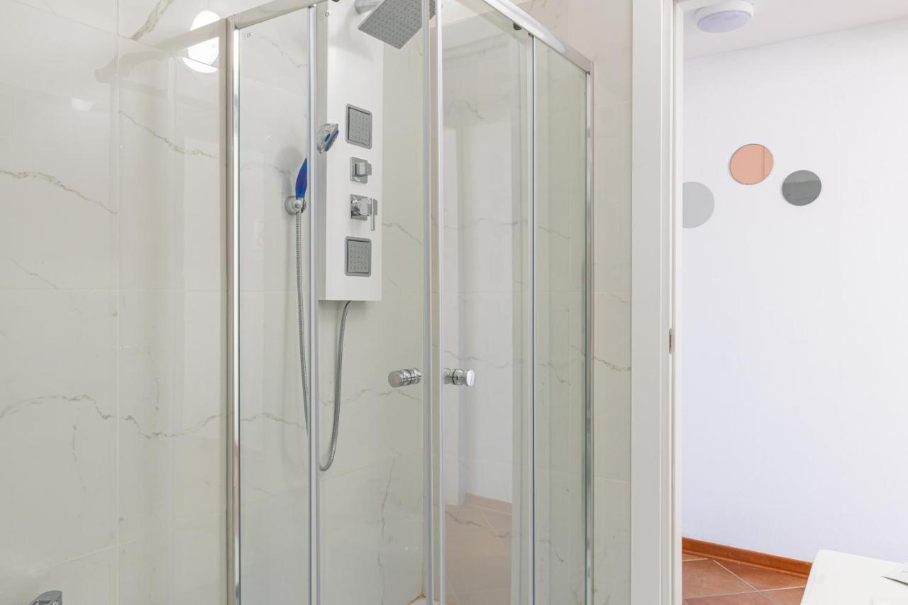 Gold Oasi - Business Solution Aparthotel Ферара Екстериор снимка